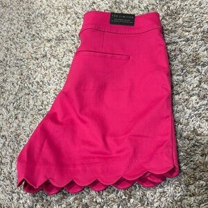 The Limited Hot Pink Scalloped Shorts Size 8 NWT, 4.5 inch inseam